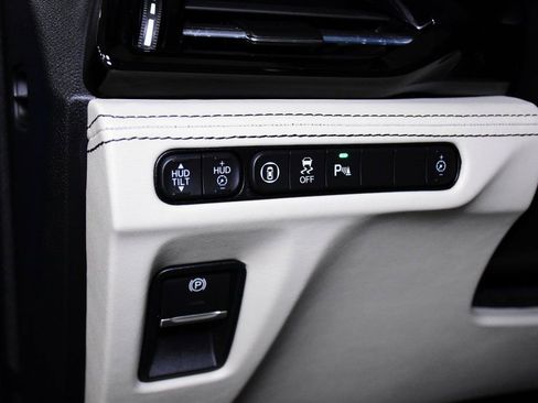 Used 2025 Acura MDX A-Spec image 12