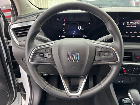 Used 2025 Buick Encore GX Preferred image 25