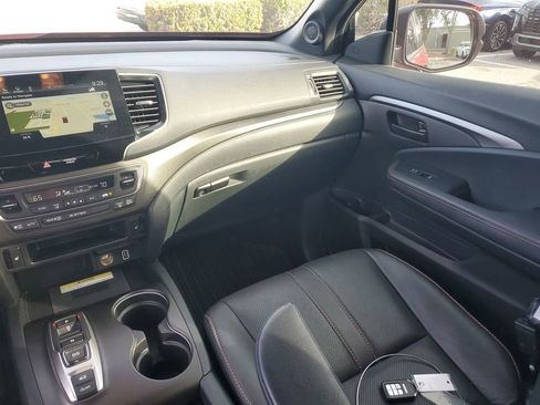 Used 2023 Honda Passport TrailSport image 3