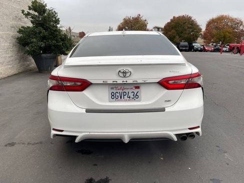 Certified 2019 Toyota Camry SE image 5