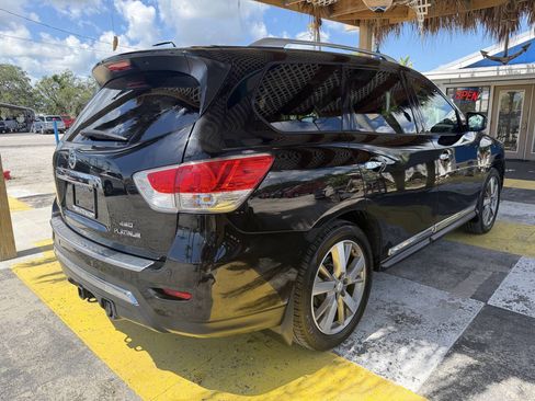 Used 2015 Nissan Pathfinder Platinum AWD/4WD image 5