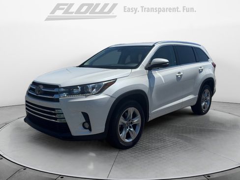 Used 2018 Toyota Highlander Limited image 3