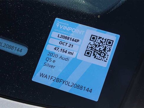 Used 2020 Audi Q5 e Prestige w/ Prestige Package image 26
