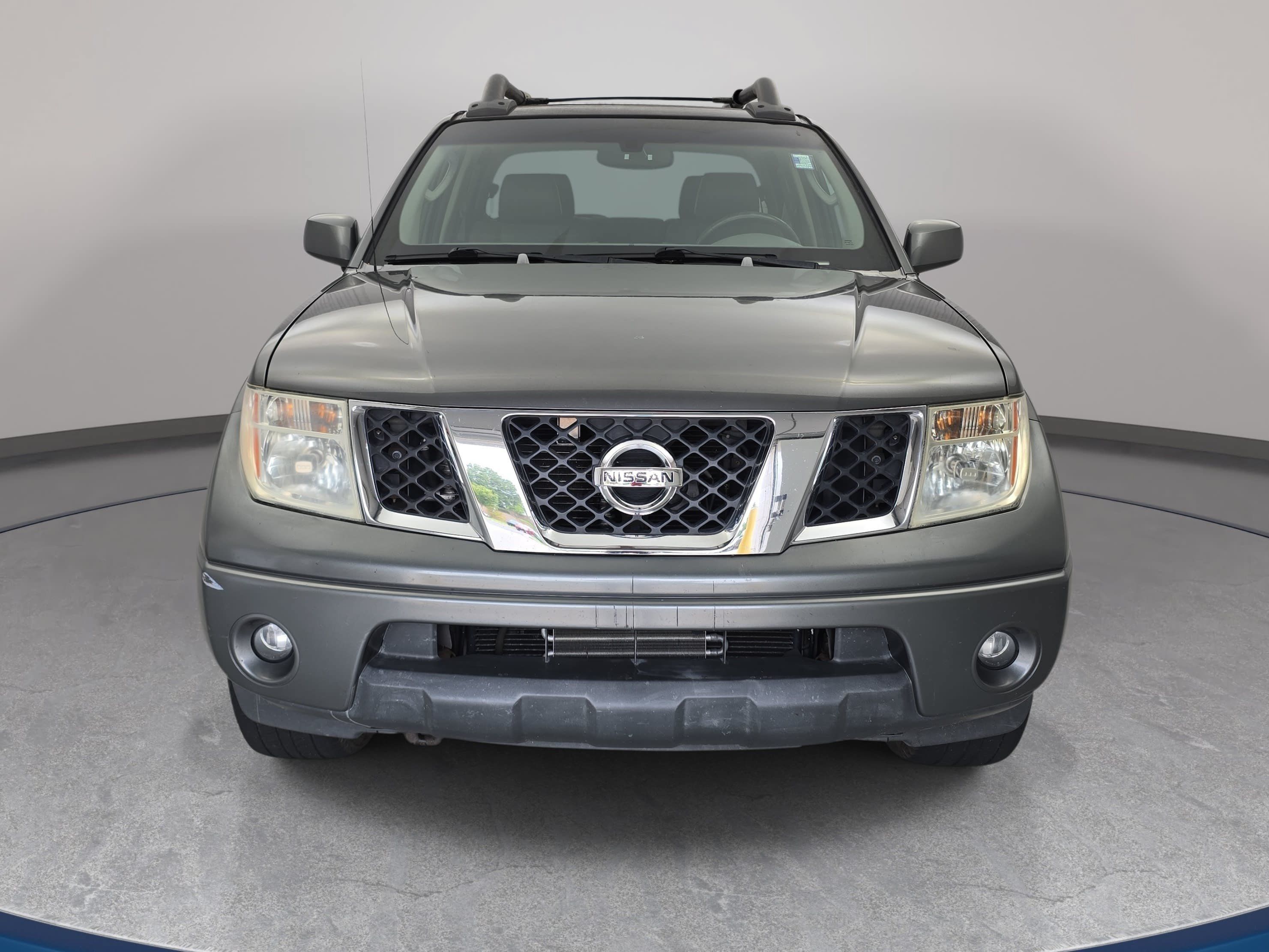 Used 2005 Nissan Frontier LE w/ (X01) Leather Pkg RWD image 2