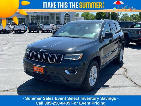 Used 2021 Jeep Grand Cherokee Laredo AWD/4WD image 2