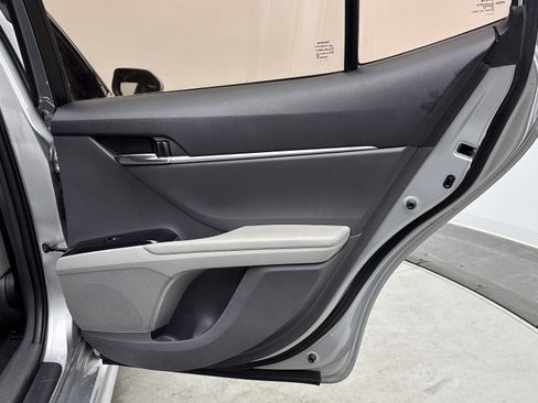 Used 2018 Toyota Camry SE image 27