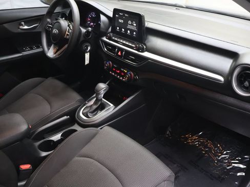 Used 2019 Kia Forte LXS FWD image 10