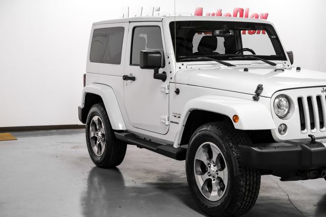 Used 2018 Jeep Wrangler Sahara w/ Connectivity Group AWD/4WD image 5
