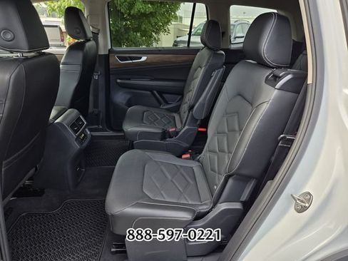 Certified 2024 Volkswagen Atlas SE AWD/4WD image 11