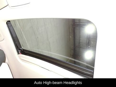 Used 2022 Honda Civic Touring image 10
