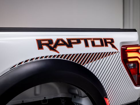 Used 2025 Ford F150 Raptor AWD/4WD image 15