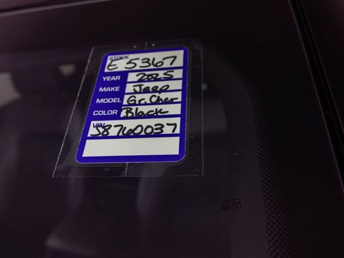 New 2025 Jeep Grand Cherokee Altitude w/ Trailer Tow Package image 41