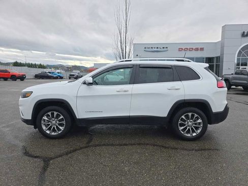 Used 2021 Jeep Cherokee Latitude Plus image 2