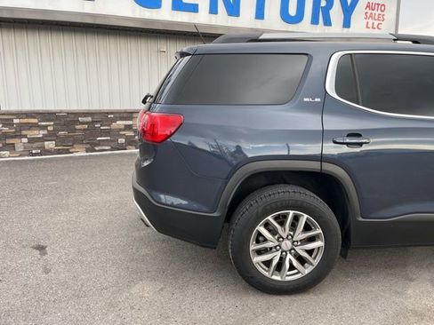 Used 2018 GMC Acadia SLE image 12