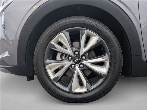 Certified 2022 Chevrolet Bolt EUV LT w/ Convenience Package image 24