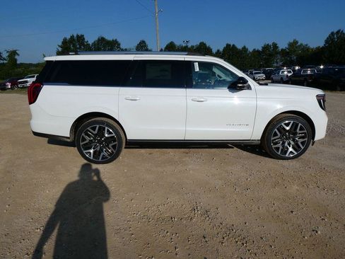 New 2027 Ford Expedition Max Platinum w/ Platinum Ultimate Package AWD/4WD image 2