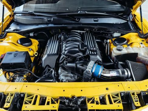 Used 2018 Dodge Charger SRT w/ Technology Group RWD image 28