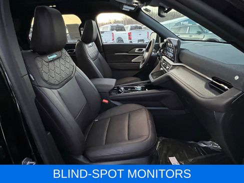 Used 2025 Ford Explorer Platinum w/ LUX Leather Package image 25