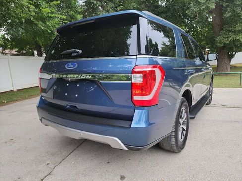 Used 2018 Ford Expedition XLT image 8
