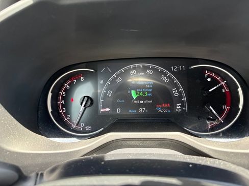 Used 2023 Toyota RAV4 LE FWD image 12