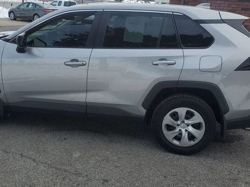 Used 2022 Toyota RAV4 LE image 21