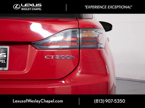 Used 2015 Lexus CT 200h w/ Navigation Package FWD image 8