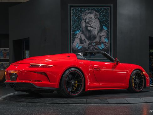 Used 2019 Porsche 911 Speedster RWD image 5