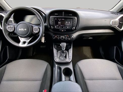 Used 2024 Kia Soul LX w/ Option Group 015 FWD image 15