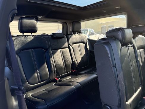 Used 2023 Jeep Wagoneer Series II image 32