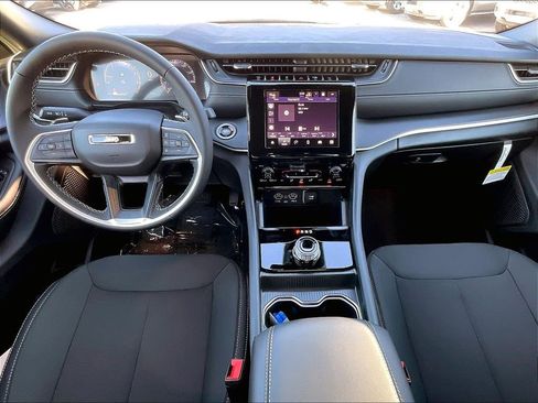 New 2025 Jeep Grand Cherokee L Laredo AWD/4WD image 12