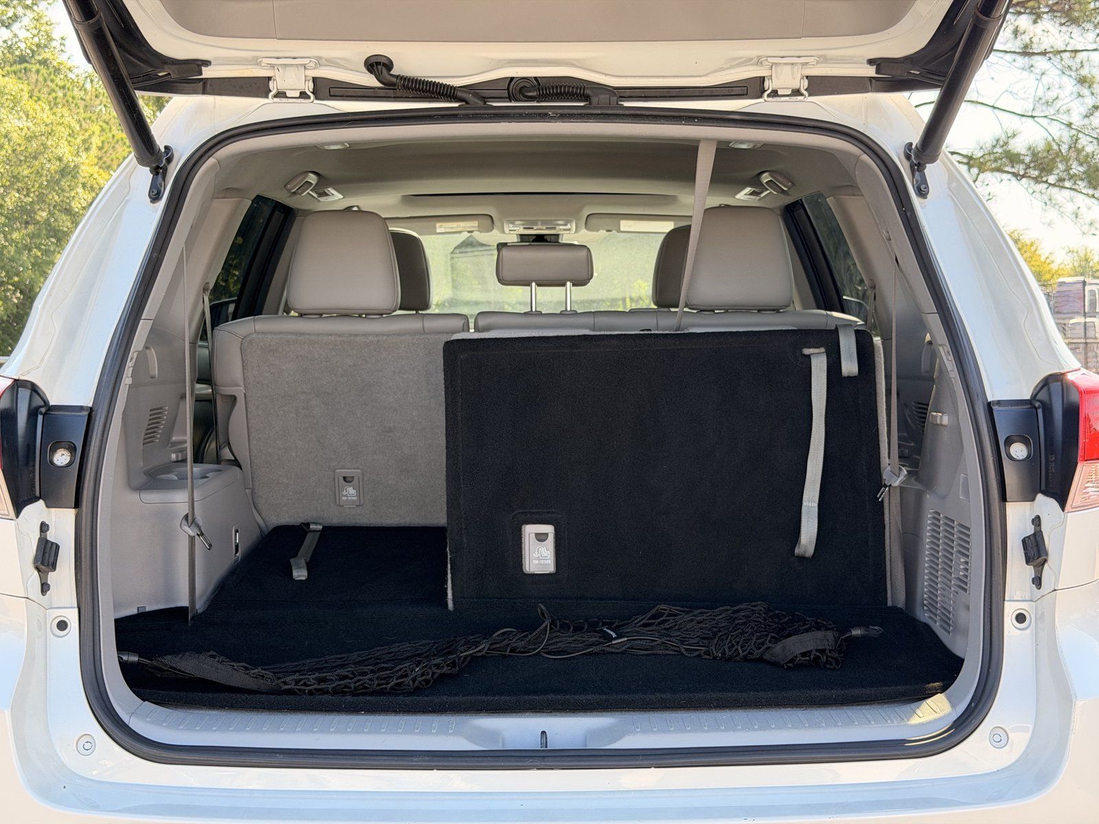 Used 2019 Toyota Highlander XLE FWD image 33