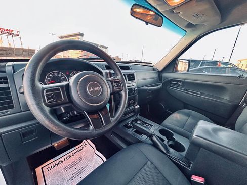 Used 2012 Jeep Liberty Sport image 13