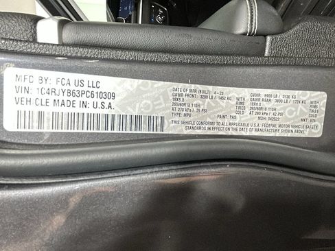 Used 2023 Jeep Grand Cherokee 4WD 4xe image 11