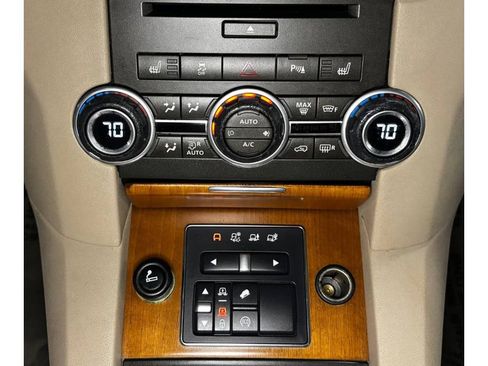 Used 2015 Land Rover LR4 HSE LUX image 32