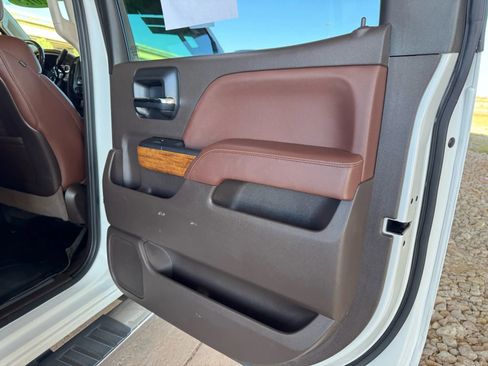 Used 2015 Chevrolet Silverado 2500 High Country w/ Duramax Plus Package image 24