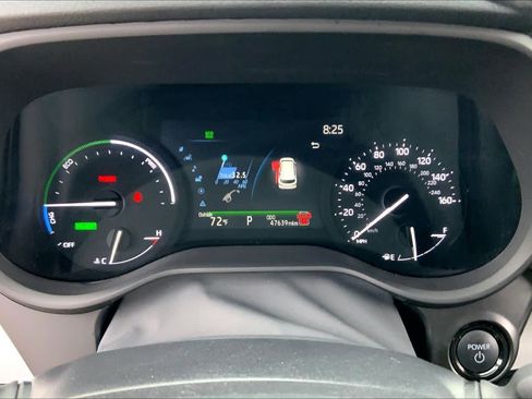 Used 2025 Toyota Sienna XLE image 25