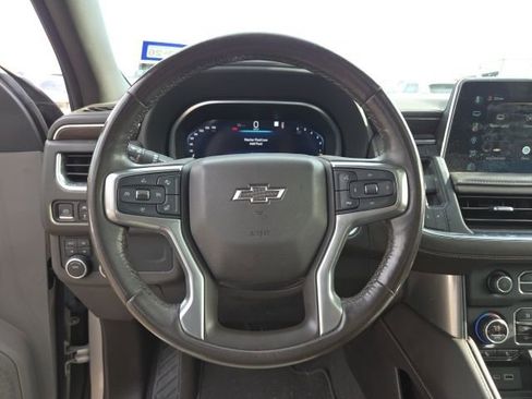 Used 2022 Chevrolet Suburban Z71 w/ Luxury Package image 9