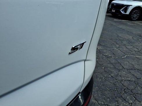 Used 2022 Buick Enclave Essence w/ Experience Buick Package image 27