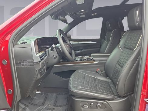 Certified 2026 Cadillac Escalade ESV Platinum Sport w/ LPO, ONYX Package AWD/4WD image 10