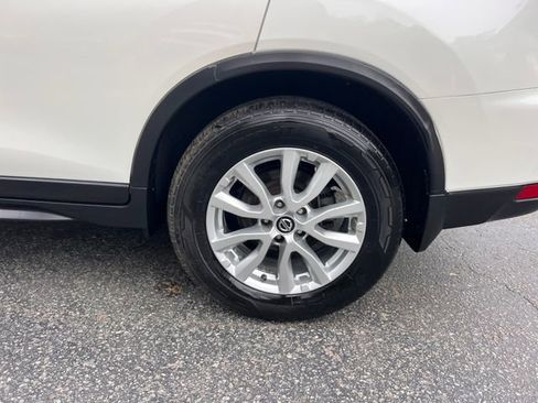 Used 2020 Nissan Rogue SV image 33