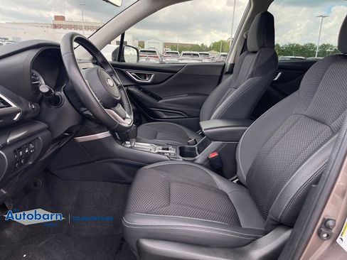 Used 2023 Subaru Forester Premium AWD/4WD image 9