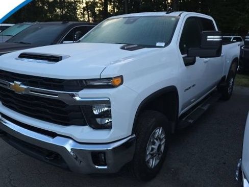 Used 2025 Chevrolet Silverado 2500 LT w/ Convenience Package AWD/4WD image 1