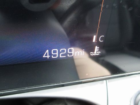 Certified 2025 Chevrolet Trax LT image 23