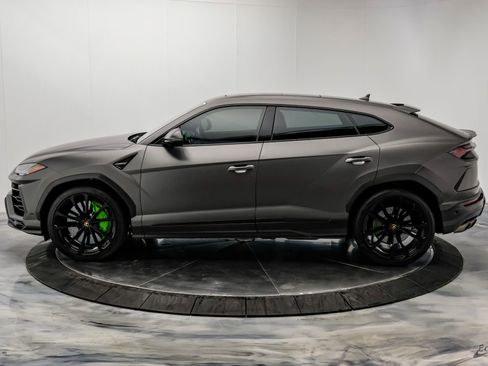 Used 2022 Lamborghini Urus AWD/4WD image 9