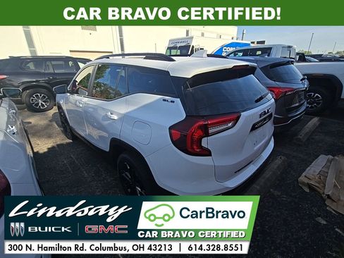 Certified 2022 GMC Terrain SLE w/ Driver Convenience Package FWD image 3