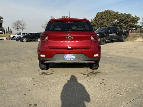 New 2025 Hyundai Venue Limited image 4