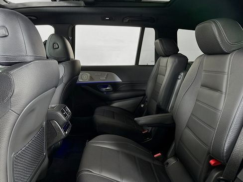 New 2026 Mercedes-Benz GLS 580 4MATIC image 7