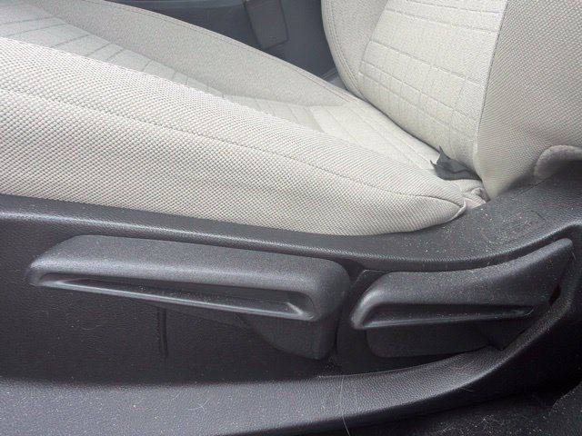 Used 2023 Honda HR-V LX image 18