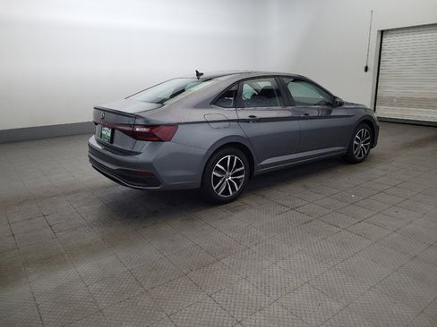 Used 2025 Volkswagen Jetta SE FWD image 10