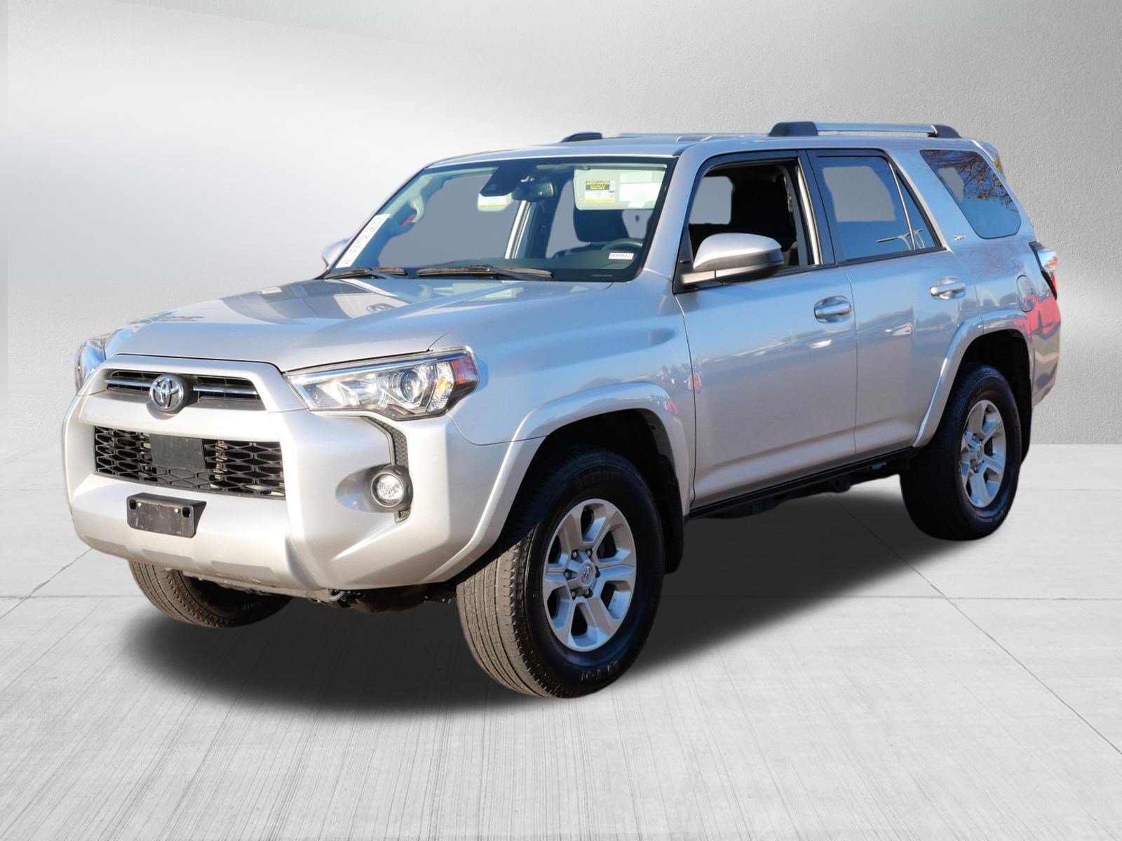 Used 2023 Toyota 4Runner SR5 AWD/4WD image 3